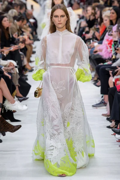 Look 77
